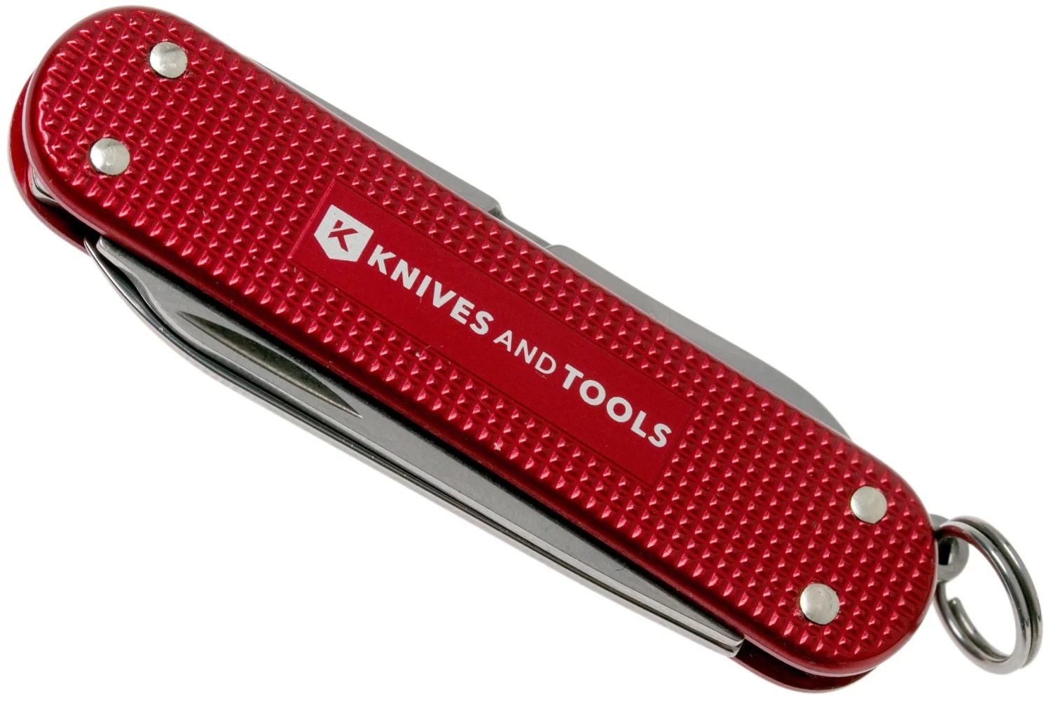 Victorinox Classic Alox Red 0.6221-20R4.KTE1 Knivesandtools Edition, Couteau Suisse 5 Victorinox Classic Alox Red 0.6221-20R4.KTE1 Knivesandtools Edition, Couteau Suisse – Image 5